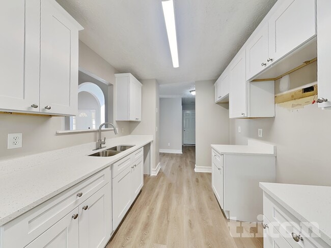 Foto del edificio - 30 Somerset Ct