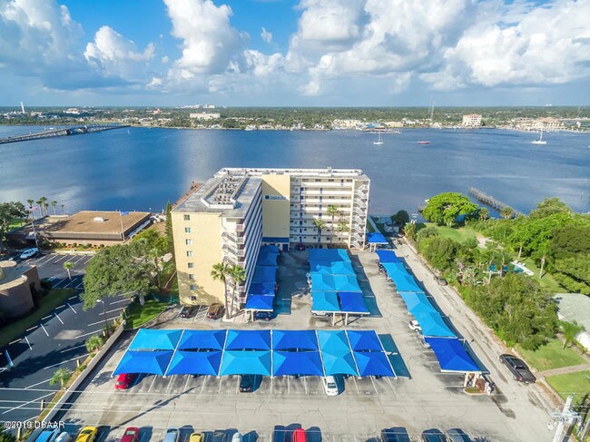 Foto del edificio - 145 N Halifax Ave
