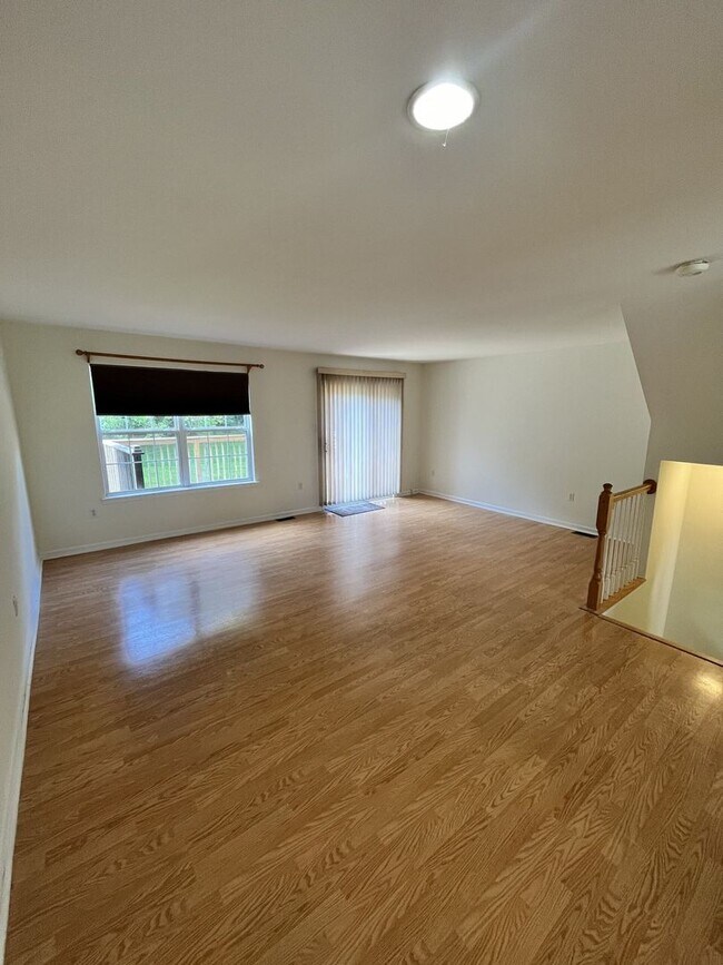 Foto del edificio - 18 Emandan Ln