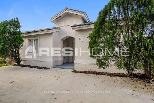 Foto del edificio - 13423 SW 256th St