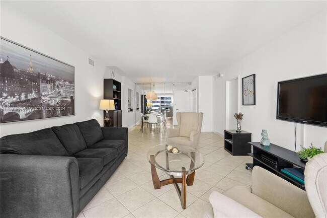 Foto del edificio - 5161 Collins Avenue Apt #601, Miami Beach,...