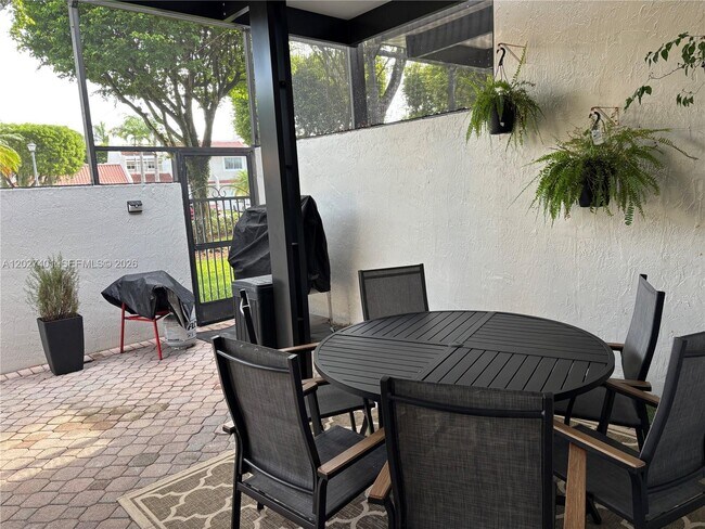 Foto del edificio - 10253 NW 51st Terrace