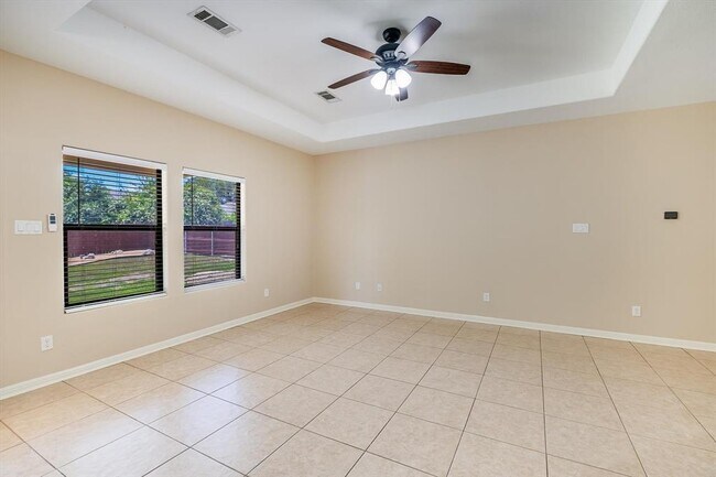 Building Photo - 14711 Longbranch Dr