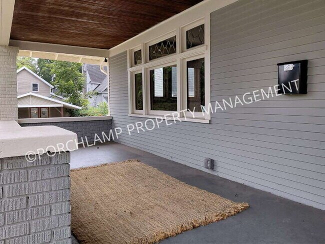 Foto del edificio - 613 Pine Ave NW