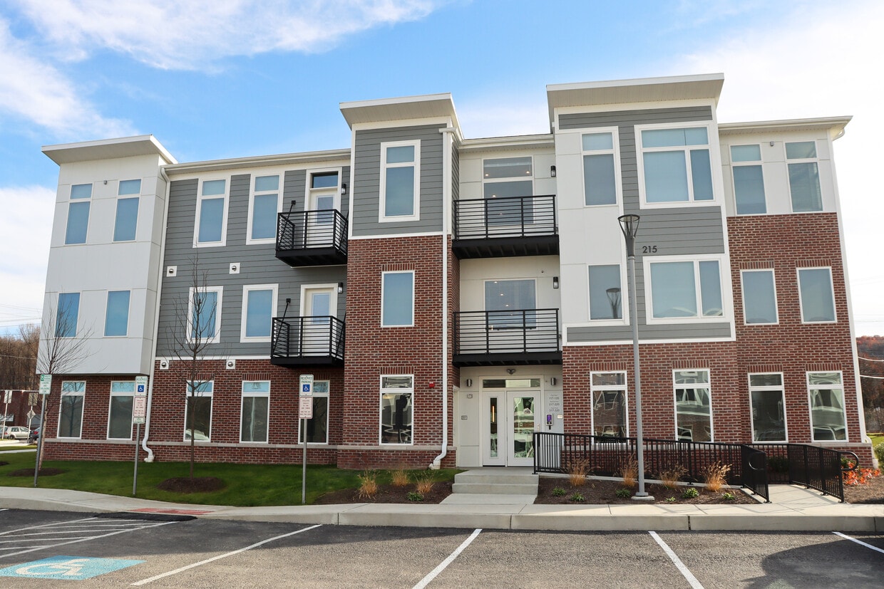 The Willows at Valley Run Apartments in Caln Township, PA