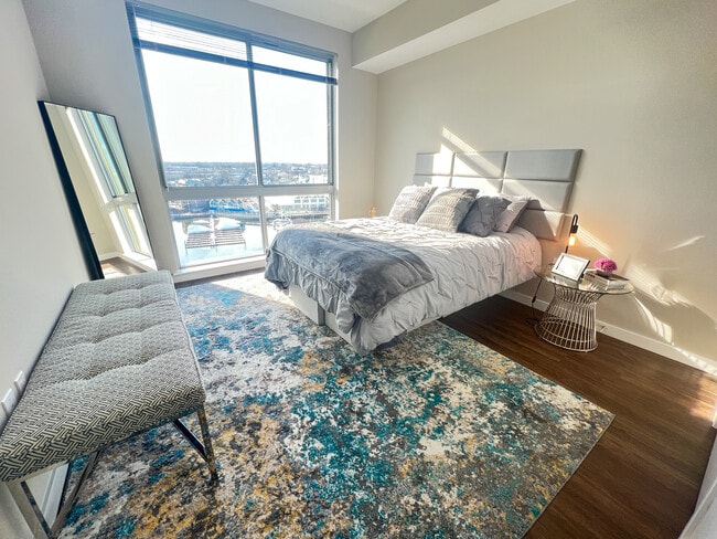 Building Photo - Opus