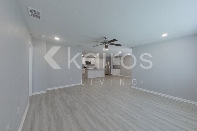 Foto del edificio - 316 Monarch Ln