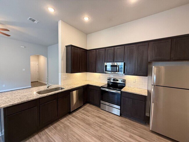 Foto del edificio - 3bd 2ba in Prime Location