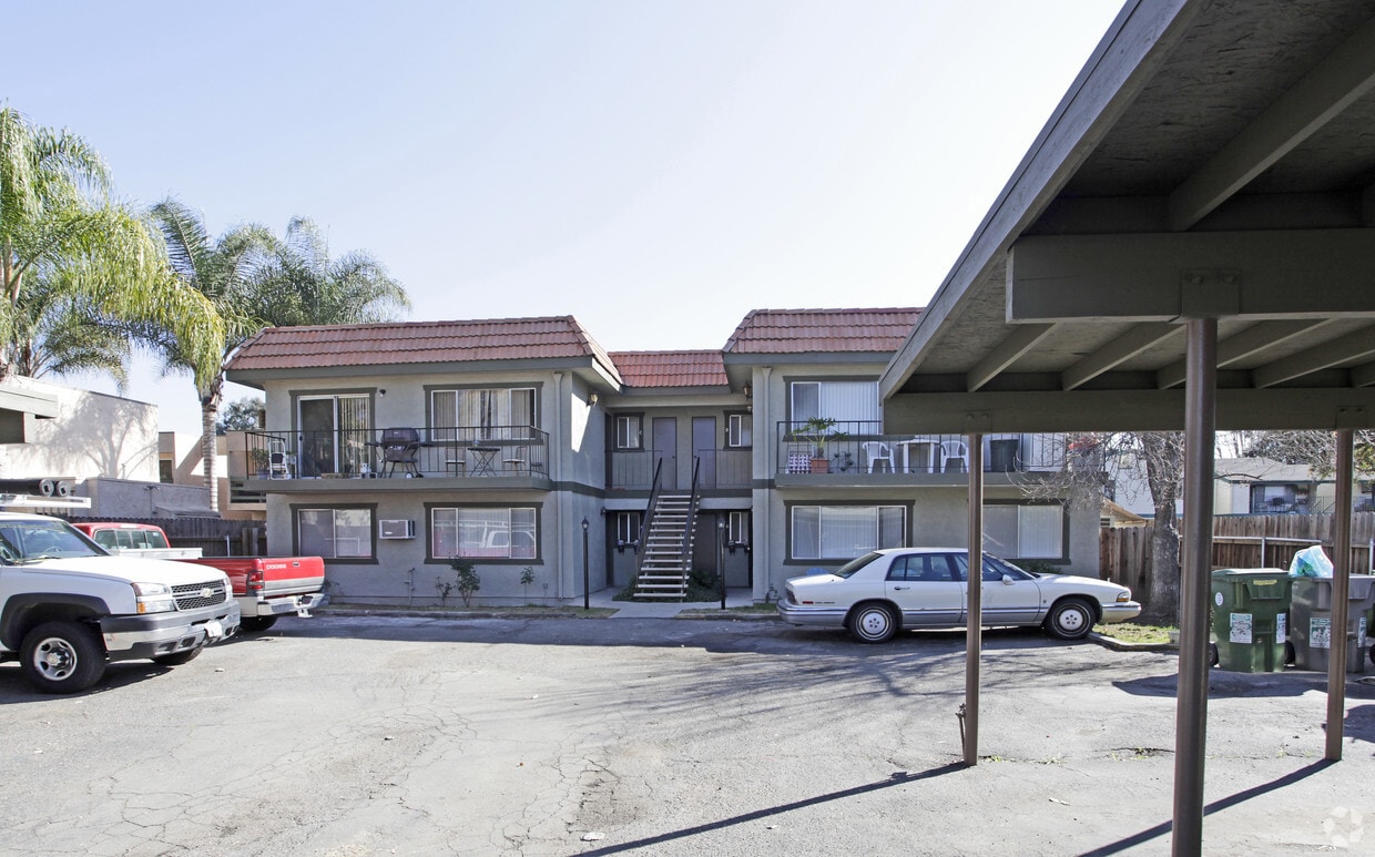 Primary Photo - Las Vivendas