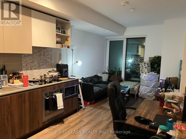 Photo du bâtiment - 1000 Portage Pkwy