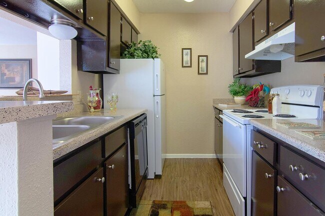 Foto del edificio - 4800 Lamonte Ln