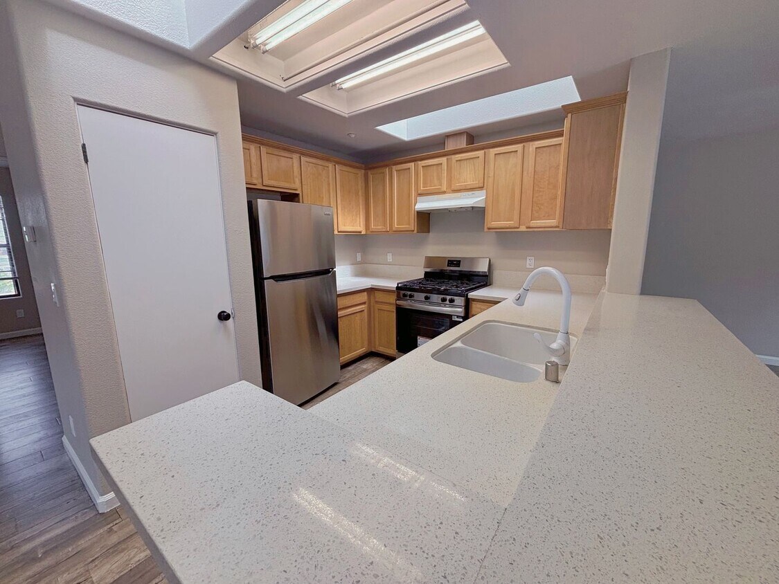 Foto principal - Lovely Updated Condo