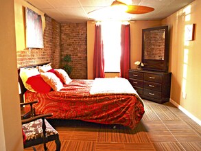 Building Photo - 206 State St