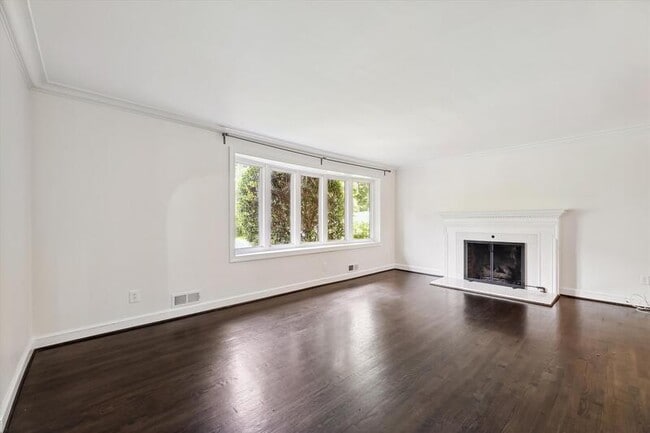 Foto del edificio - 1824 Allison St NW