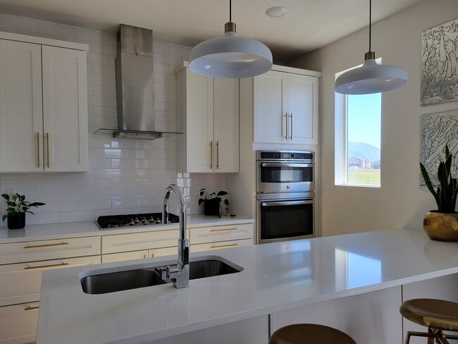 Foto del edificio - 288 E 510 N