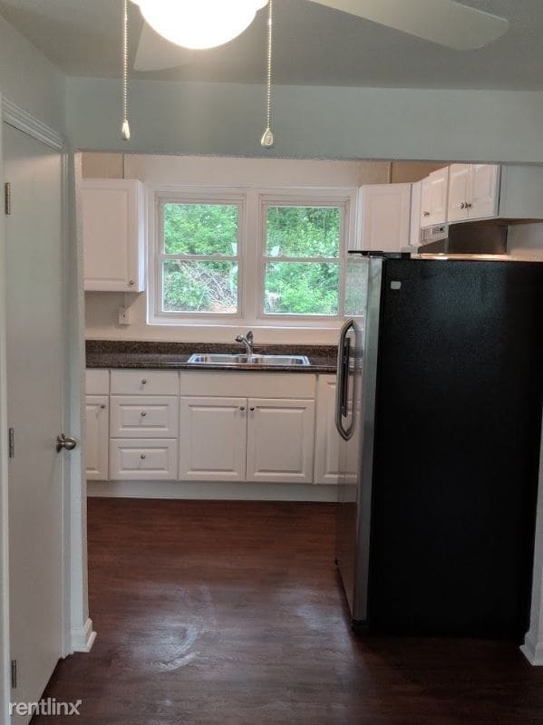 Building Photo - 3 br, 1.5 bath House - 402 Caribou Rd