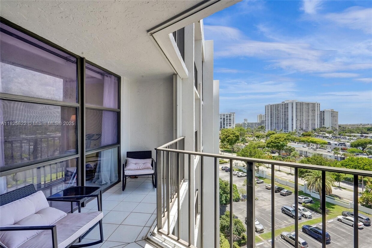 Foto principal - 800 Parkview Dr