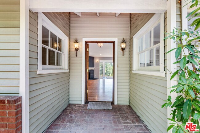 Foto del edificio - 11919 Lockridge Rd