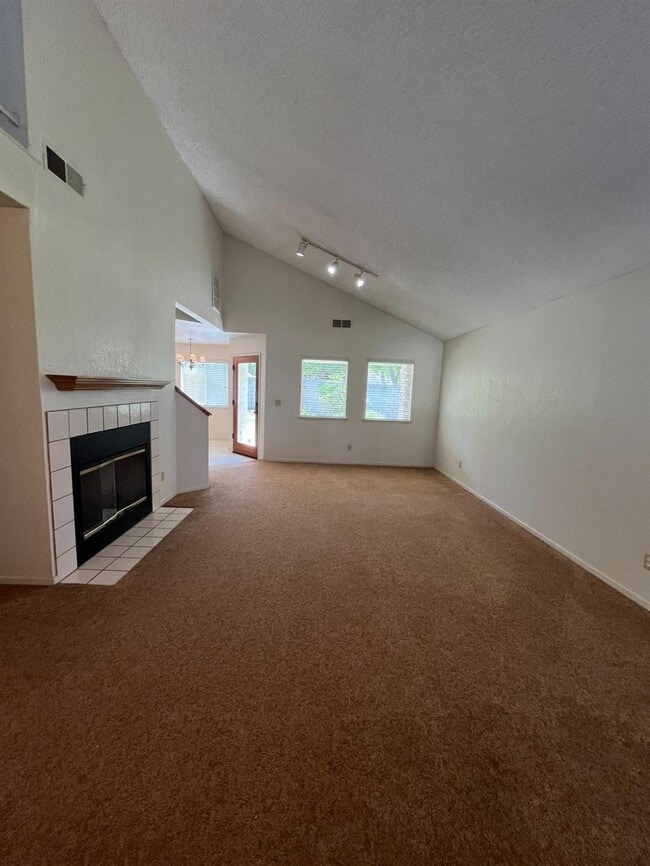 Foto del edificio - 763 E Robin Ln