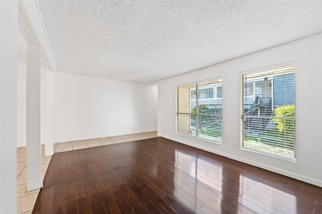 Building Photo - 781 Country Pl Dr