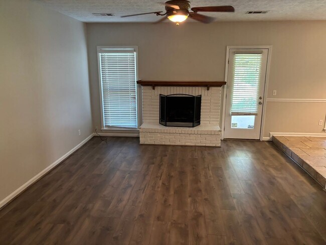 Foto del edificio - 6381 Billings Rd