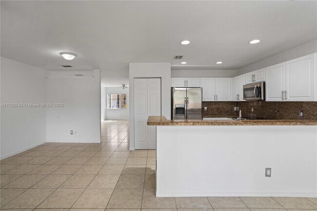 Foto del edificio - 330 SW 2nd Ave