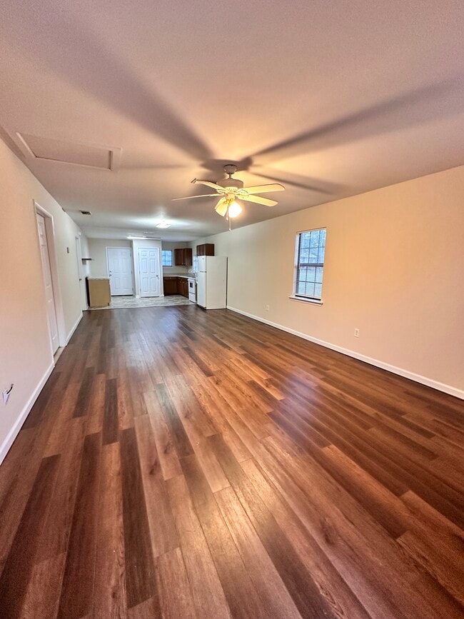 Building Photo - 127 Leggett Rd