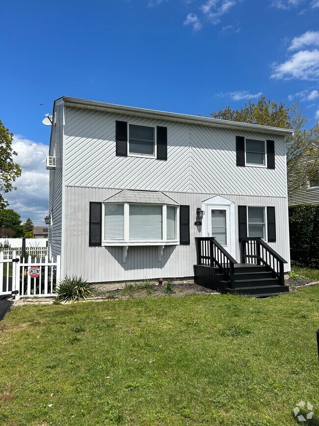 Amity Harbor Apartments for Rent Copiague, NY 5 Rentals