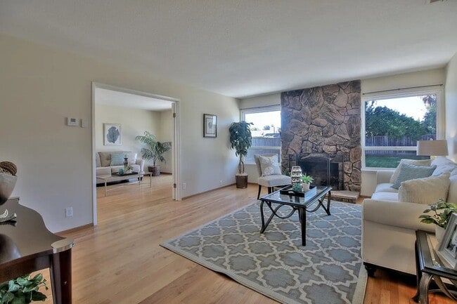 Building Photo - 4131 Briarglen Dr