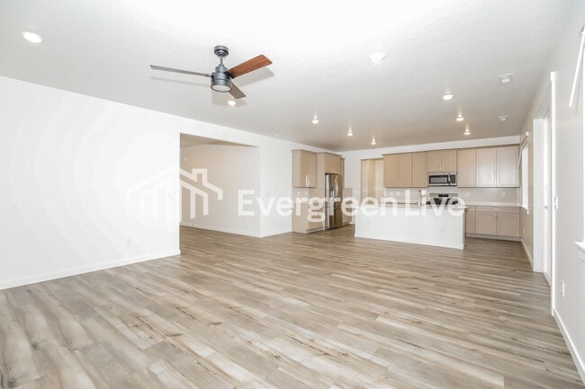 Building Photo - 302 Ravello St