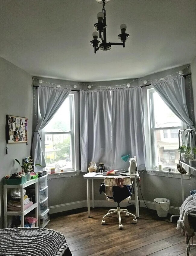 Foto del edificio - 5147 Catharine St