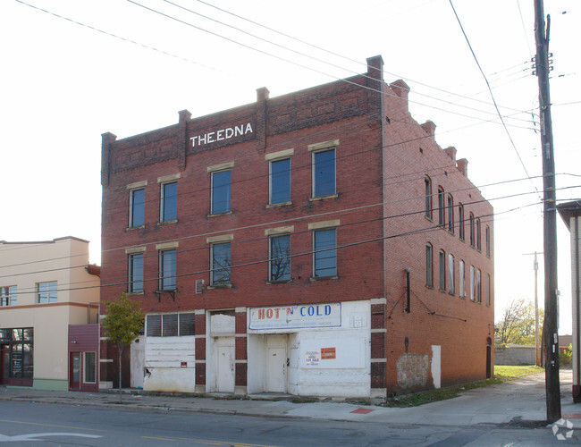 Building Photo - 877-881 E Long St