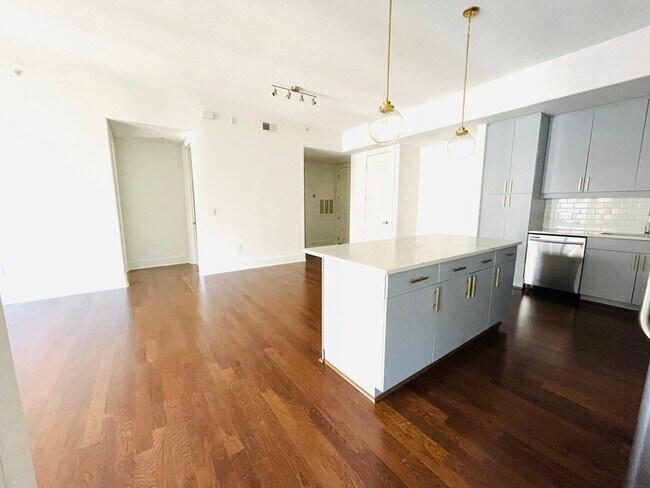 Foto del edificio - 4625 Piedmont Row Dr
