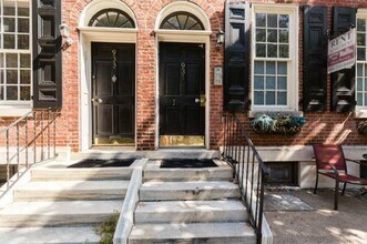 Building Photo - 931 Spruce St