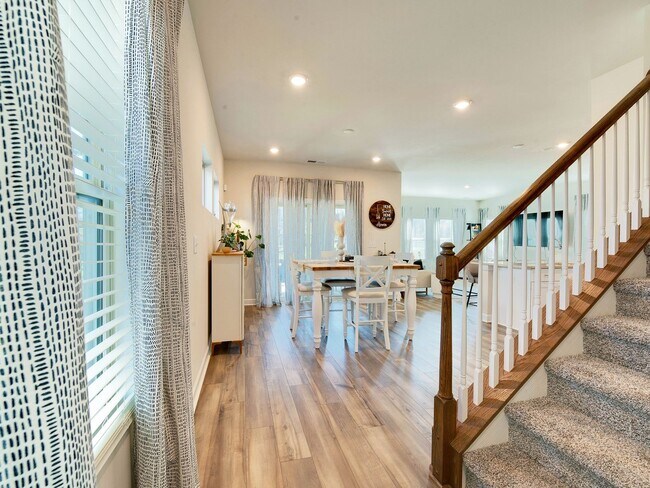 Foto del edificio - Like new Larkhaven Hills home that has it ...