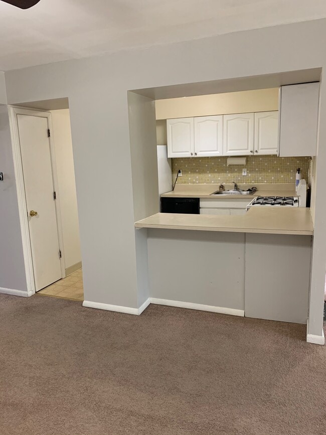 Kitchen - 328 Hermit St