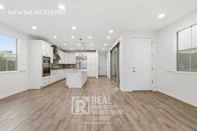 Foto del edificio - 2342 W Gloria Ln