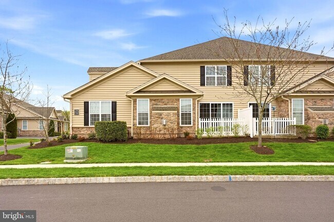 Building Photo - 1190 Webb Dr