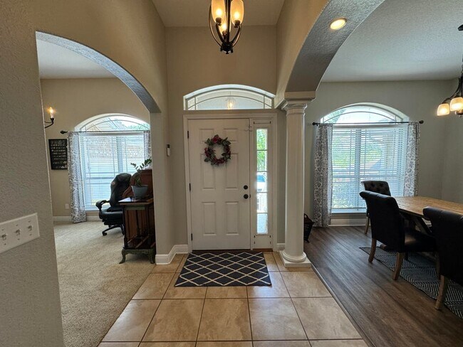Building Photo - 202 Pinque Coat Ct