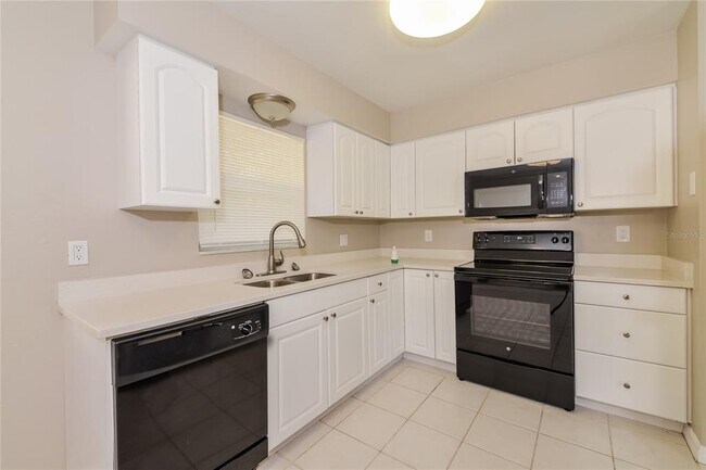 Building Photo - 2006 4th Ave W