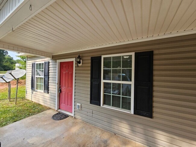 Foto del edificio - 3096 Mobley Bridge Rd