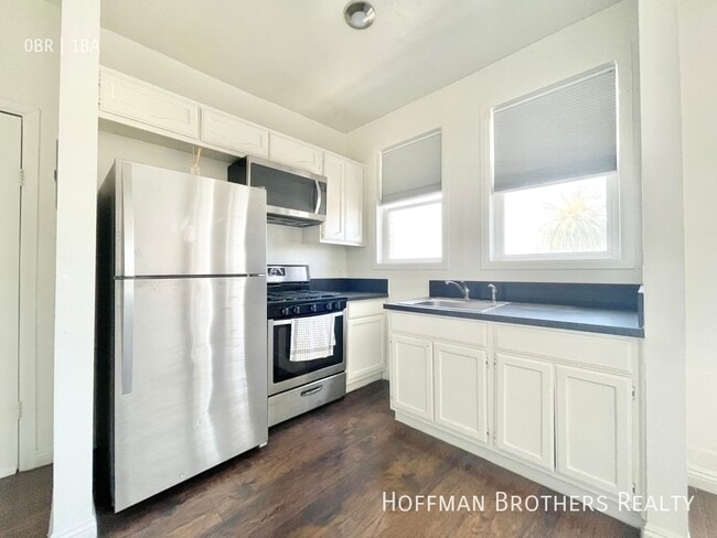 Building Photo - 1906 Cimarron St