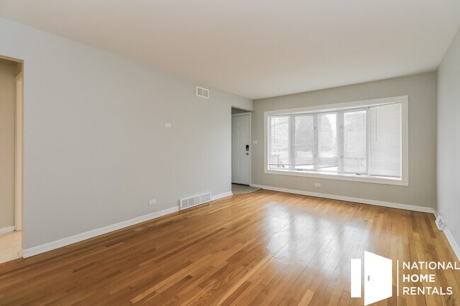 Building Photo - 400 Broker Ave