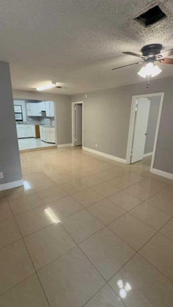 Building Photo - 5163 Club Rd