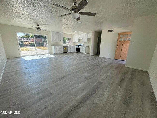 Foto del edificio - 1769 Sitka Ave