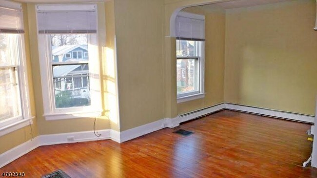 Building Photo - 11 Olyphant Dr