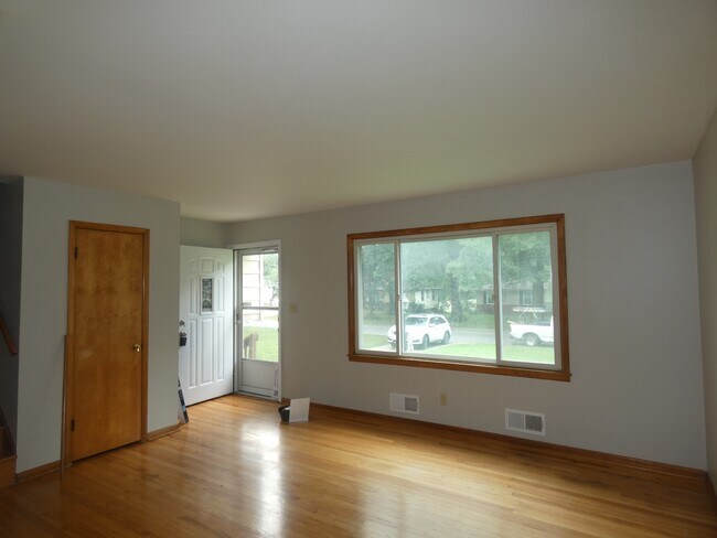 Building Photo - 1402 NE 67th St