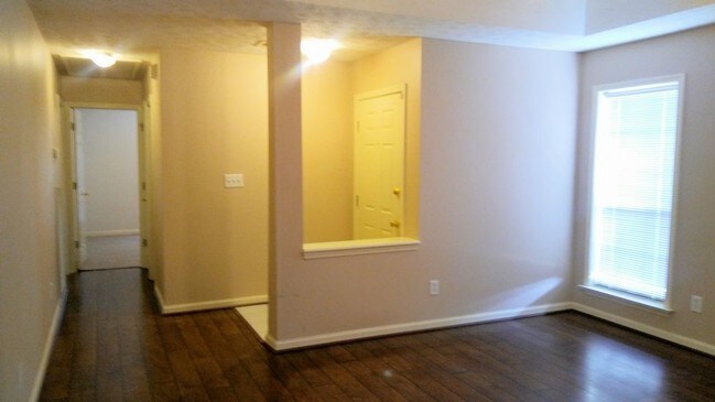 Building Photo - Adorable 2612 Shep Ct in Bellwood subdivision
