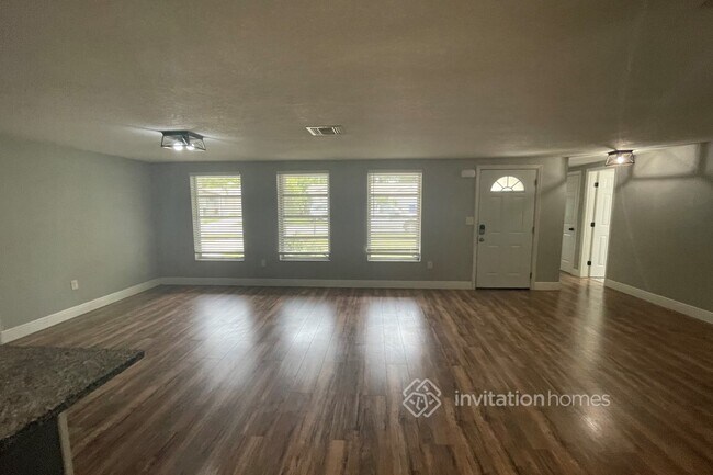 Building Photo - 9235 St Regis Ln