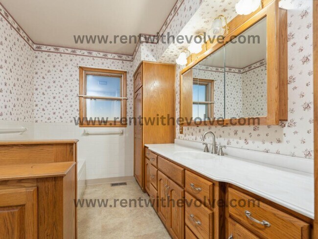 Building Photo - 10414 IN-28